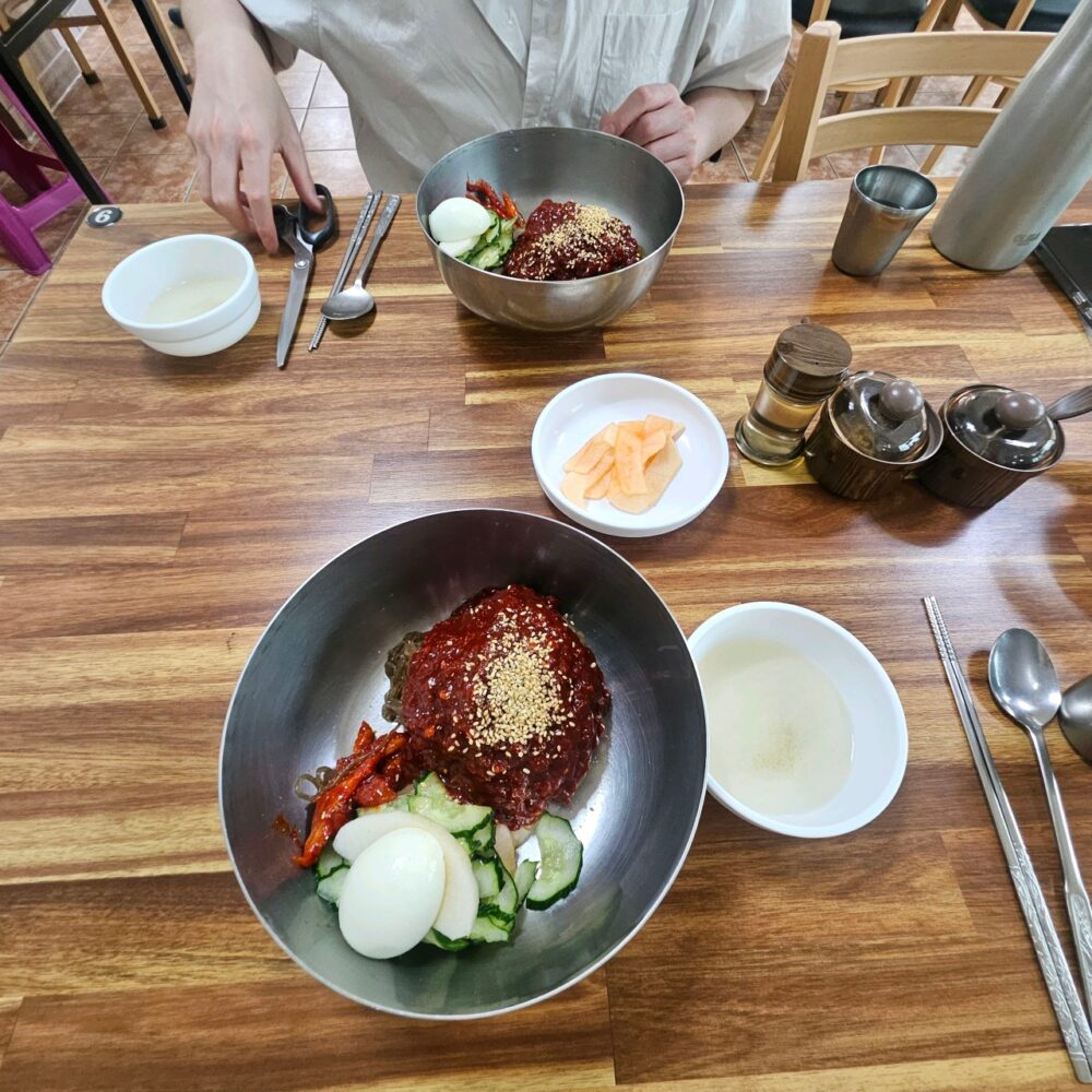 물냉면